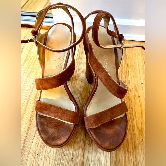 Gorgeous Hardly Worn Platform Wedge Strap Sandal - Picture 2 of 7